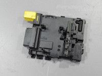 Volkswagen Passat 2005-2010 Monitoiminen ohjausyksikkö Varaosakoodi: 3C9953513R