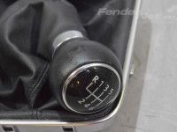 Volkswagen Sharan Vaihdetangon suojus Varaosakoodi: 5N0711 13AA MIT
Korityyppi: Mahtu...