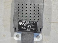 Volkswagen Golf 5 Antennin vahvistin Varaosakoodi: 5M0035570B
Korityyppi: 5-ust luuk...