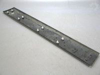 Citroen Berlingo 1996-2010 Etuoven lista, oikea Varaosakoodi: 8545H2
Korityyppi: Istmetega buss