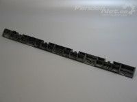 Mercedes-Benz ML (W164) 2005-2011 Kinnike, vasen (helmapelti plasti) Varaosakoodi: 1646982727
Korityyppi: Maastur