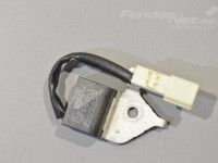 Toyota Avensis (T25) 2003-2008 Radio kondensaattori Varaosakoodi: 90080-88002