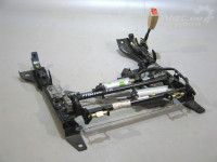 Volkswagen Phaeton Takaistuin runko(sähkösäätöiset), oikea Varaosakoodi: 3D5885112F
Korityyppi: Sedaan
Moo...