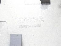 Toyota Avensis (T25) 2003-2008 Takakannen spoileri (farmari) Varaosakoodi: 76085-05050