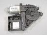 Volkswagen Golf 6 Lasinnostimen moottori, vasen etu Varaosakoodi: 5K0959701E  Z03
Korityyppi: 5-ust...