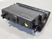 Volkswagen Transporter (T5, Caravelle, Multivan) Hansikaslokero kansi Varaosakoodi: 7H5857121B  75R
Korityyppi: Istme...