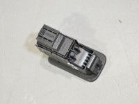 Volkswagen Golf 7 Lasinnostimen kytkin, oikea (etu-) Varaosakoodi: 5G0959855K WHS
Korityyppi: 5-ust ...