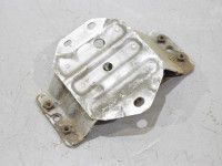 Toyota Avensis (T25) 2003-2008 Puskurin palkin kiinnike, oikea (sed.) Varaosakoodi: 52015-05010