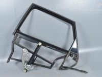 Audi A6 (C5) Takaoven lasinkehys+ lasinnostin mekaaninen , vasen Varaosakoodi: 4B9839753E  03C
Korityyppi: Unive...