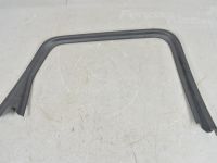 Porsche Cayenne Takaoven lista(ikkunan karmiin), vasen (sisäinen) Varaosakoodi: 95855568500 82V
Korityyppi: Maast...