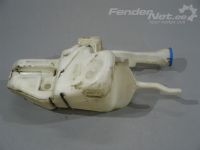 Volvo S40 1996-2003 Pesimen säiliö Tuulilasi / Ajovalot Varaosakoodi: 30855249