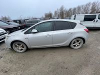 Opel Astra (J) 2011 - Auto varaosat